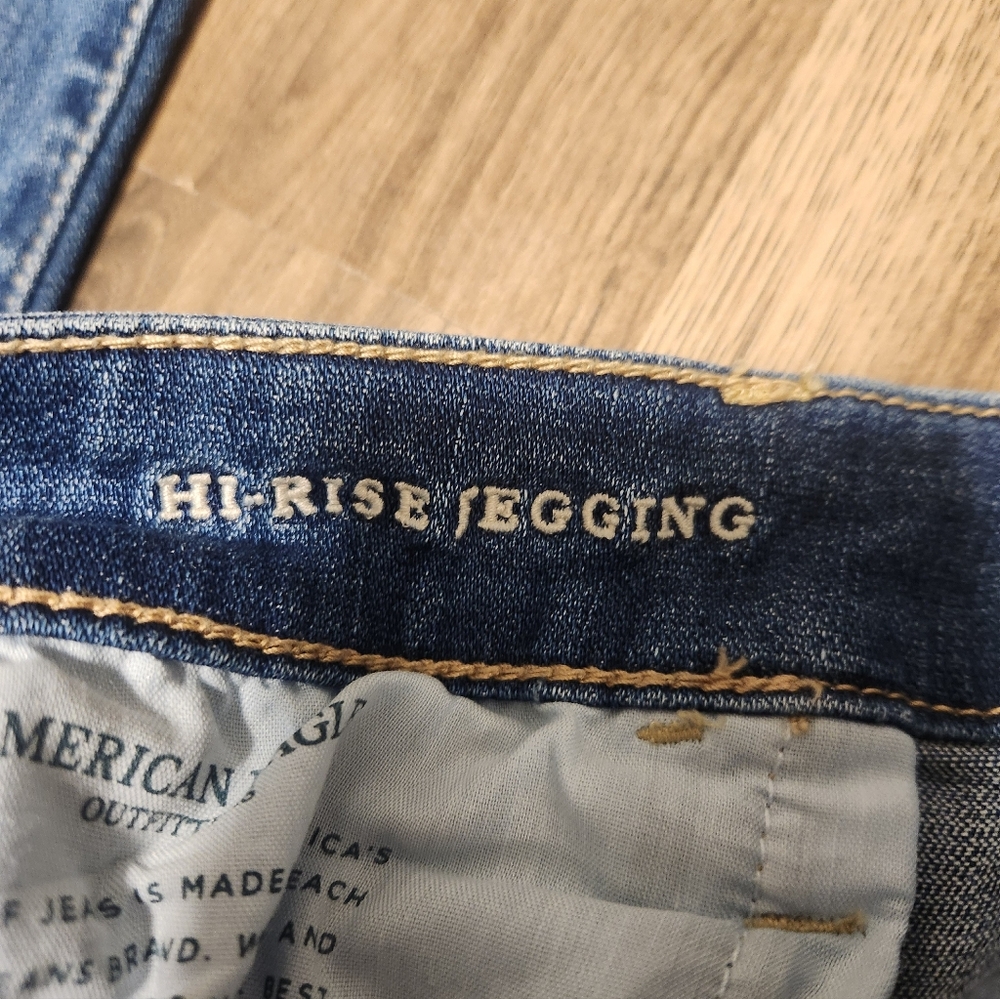 American Eagle Outfitters Blue Distressed Jeans - Picture 7 of 9